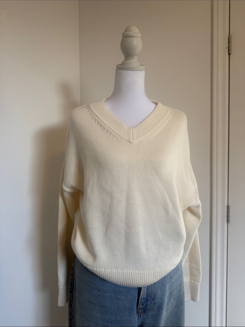 Gap V-Neck Cream Women's Sweater